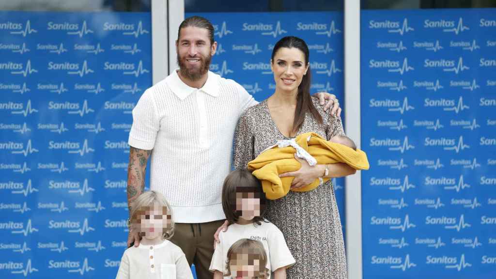 La familia Ramos Rubio al completo, tras el nacimiento del pequeño Máximo Adriano.