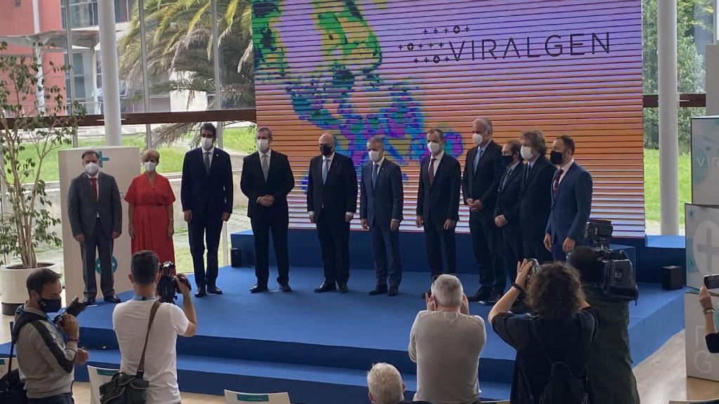 Un momento durante el acto de presentación de la nueva fábrica.