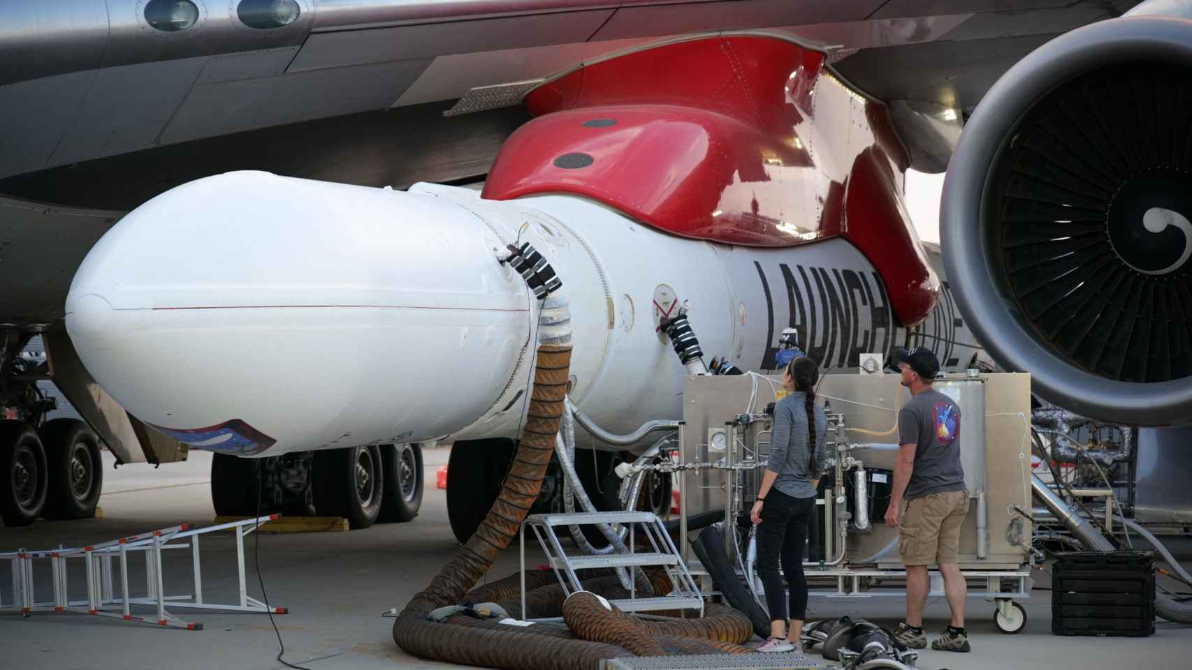 Launcher One acoplado en el Boeing 747