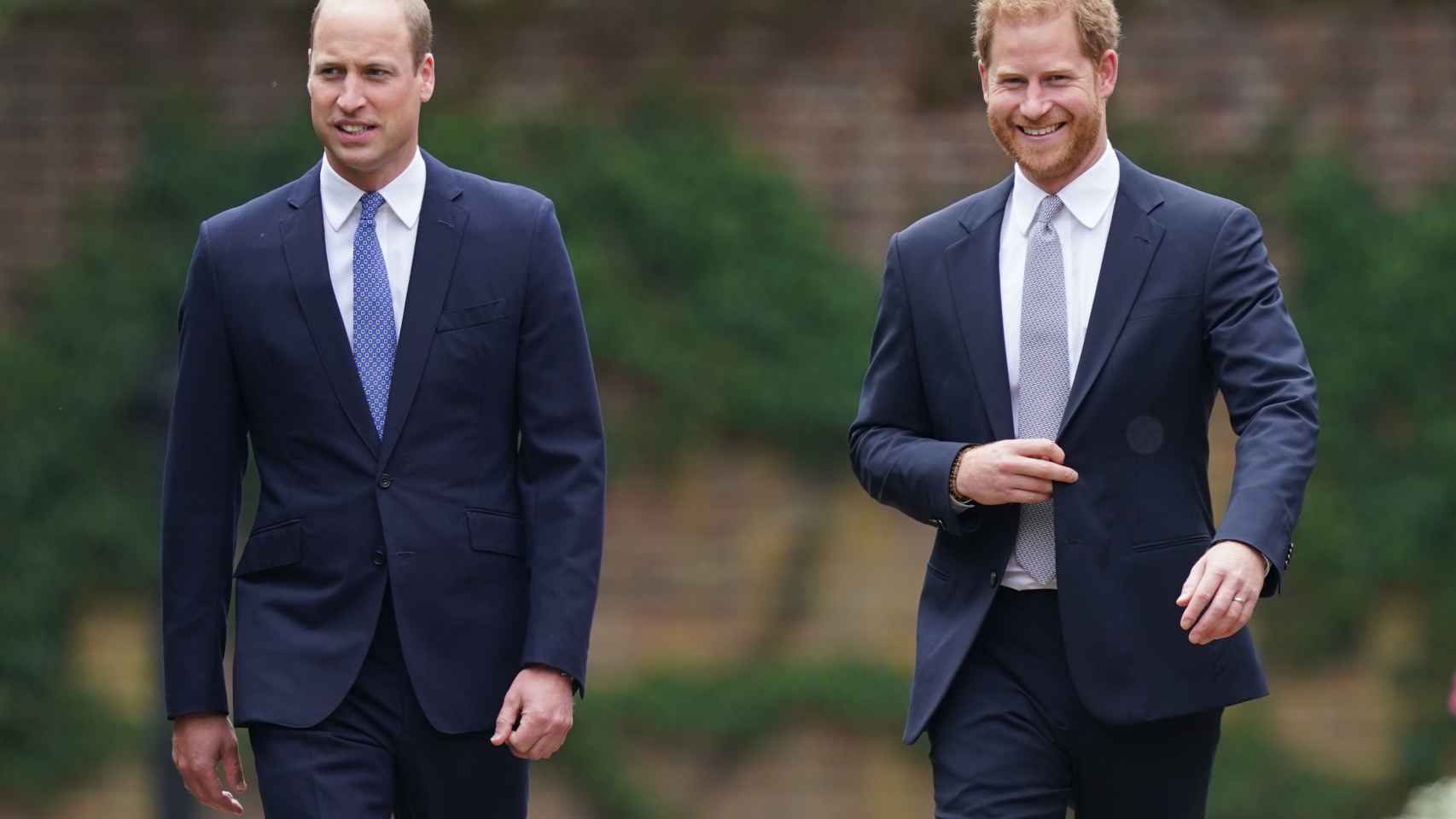 El príncipe Guillermo y Harry han aparcado sus diferencias por su madre.