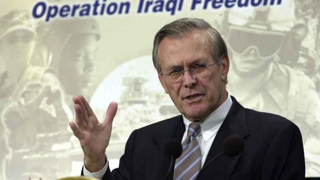 Donald Rumsfeld, secretario de Defensa de Estados Unidos, en una rueda de prensa en el Pentágono en 2003.