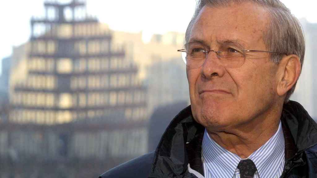 Donald Rumsfeld, en la 'zona cero' del 11-S, en Manhattan.