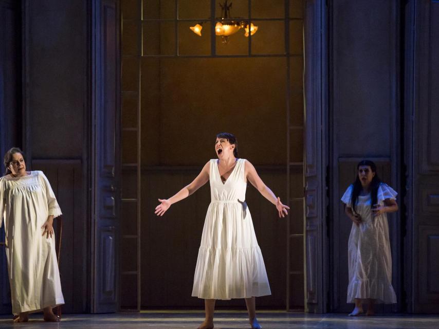 Parte del elenco de la ópera