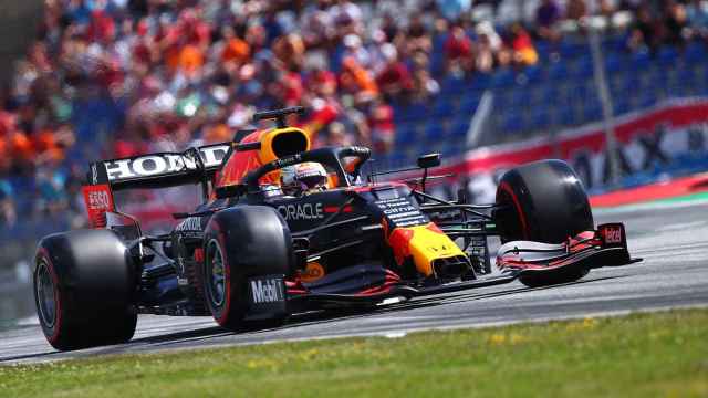 Verstappen no da opción en el Gran Premio de Austria y firma la pole; Sainz y Alonso fuera del Top10