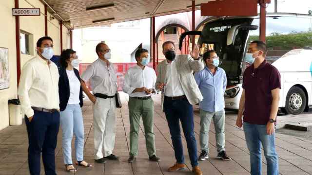Visita de las autoridades a la estación de autobuses de Guadalajara