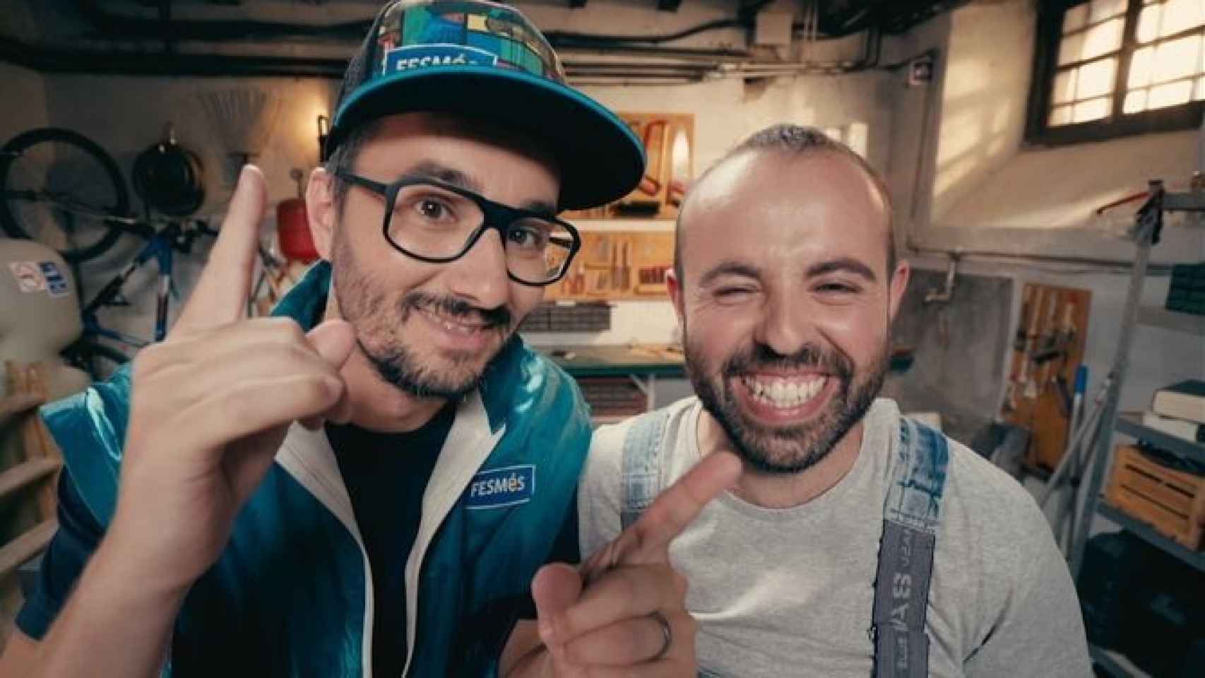 Los cómicos Jair Domínguez y Peyu conducen 'Bricoheroes'.