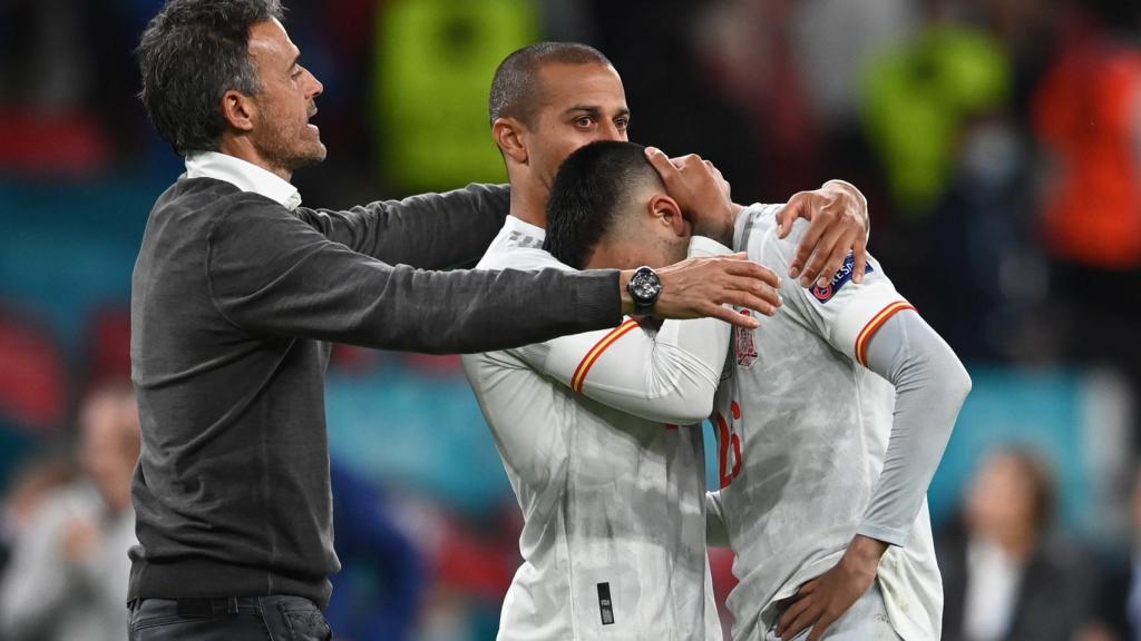 Luis Enrique consuela a Thiago y Pedri