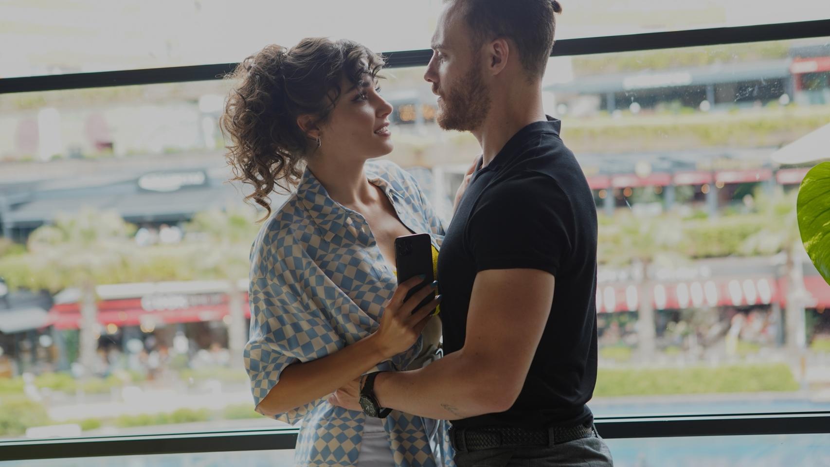 Tokio Video Love Is In The Air Español