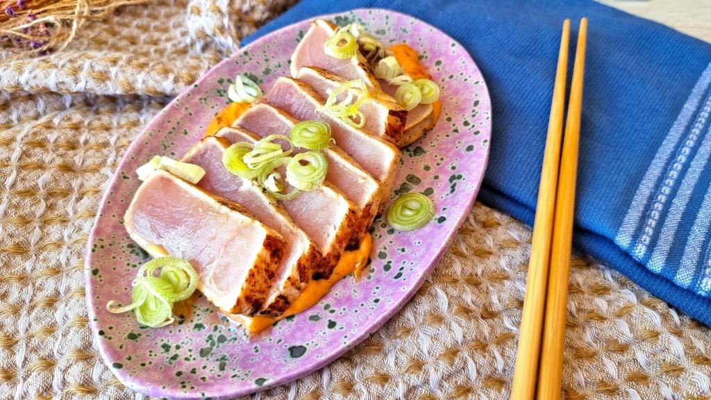Tataki de bonito con mayonesa picante, una receta en 10 minutos