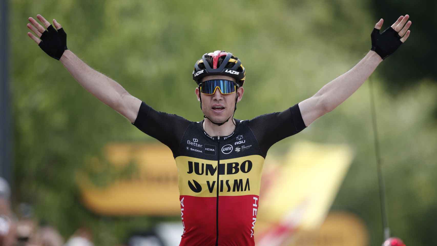 Wout Van Aert celebrando su victoria en la etapa 11 del Tour de Francia