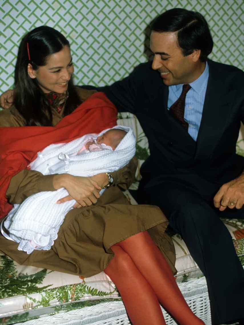 Isabel Preysler y Carlos Falcó con su hija Tamara.