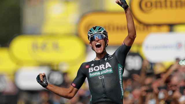 Nils Politt celebra su victoria en la 12ª etapa del Tour de Francia
