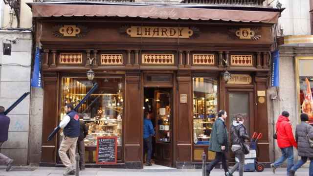 La fachada de Lhardy, histórico restaurante de Madrid.