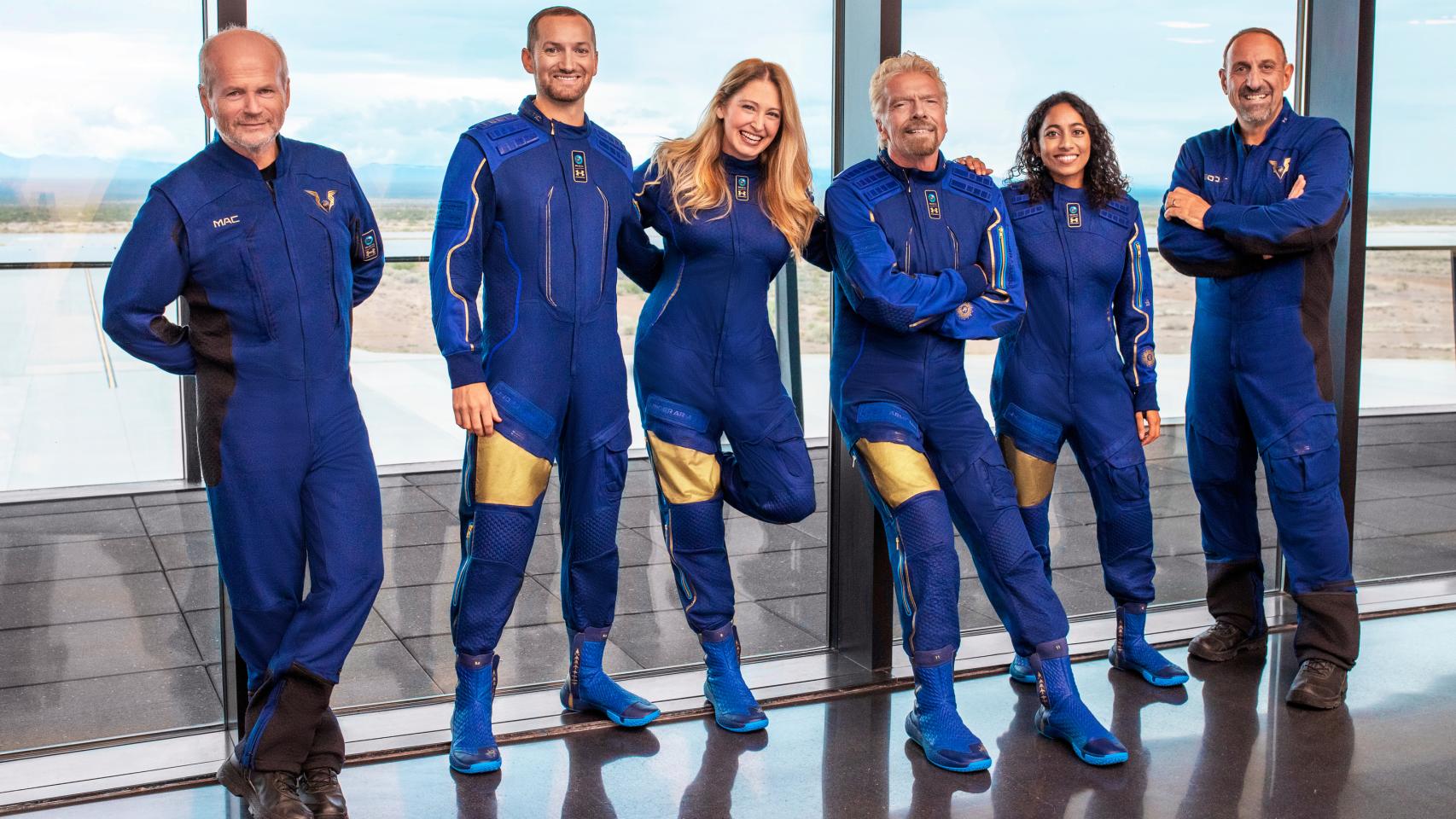 Equipo de pasajeros que irán en el lanzamiento