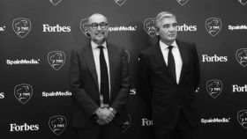 “Fusilados” ante el photocall Paco Reynés y Andrés Rodríguez, Presidente y editor de Forbes.