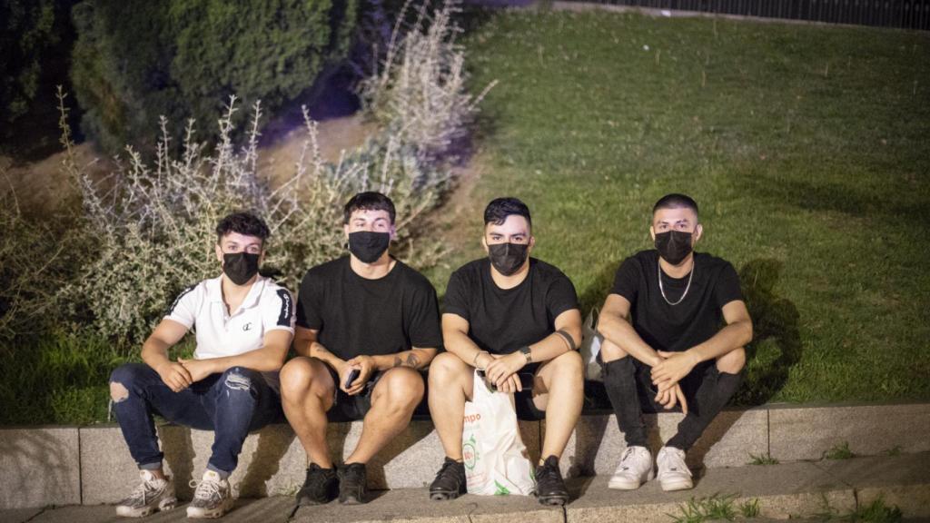 Rubén, Daniel y los dos Alejandros, en las escaleras que llevan al Templo de Debod.