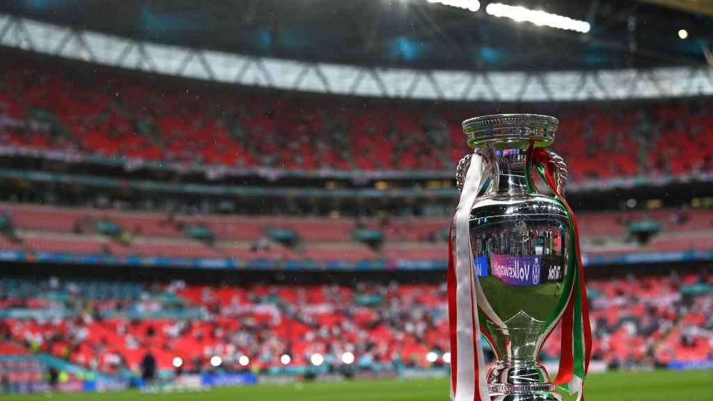 El trofeo de la Eurocopa en Wembley