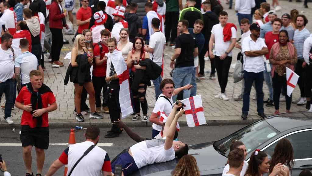 Crowds and brawls between British fans before the European Championship final between Italy and England