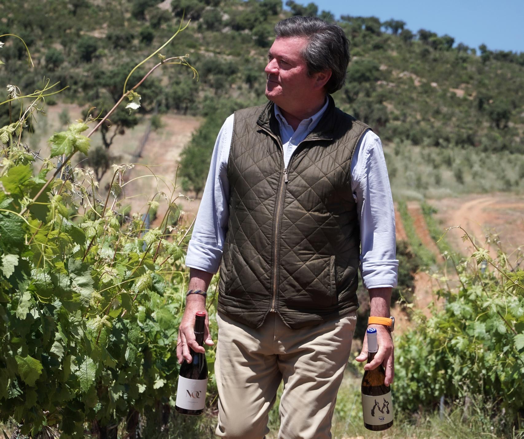 El enólogo Ignacio de Miguel en el viñedo de Bodegas NOC.
