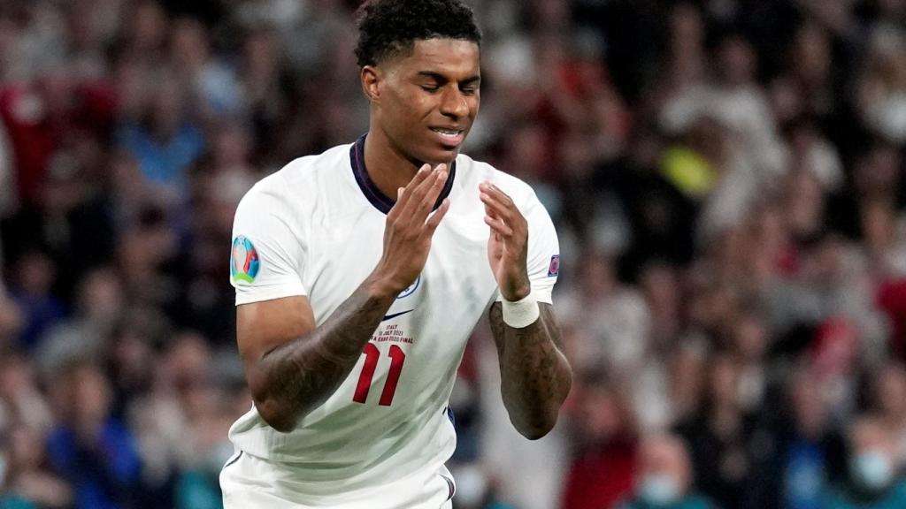 Marcus Rashford dice en mensaje en redes que no se disculpará por sus raíces Carta de Rashford: "Soy un hombre negro de 23 años y jamás pediré perdón por ser quién soy"
