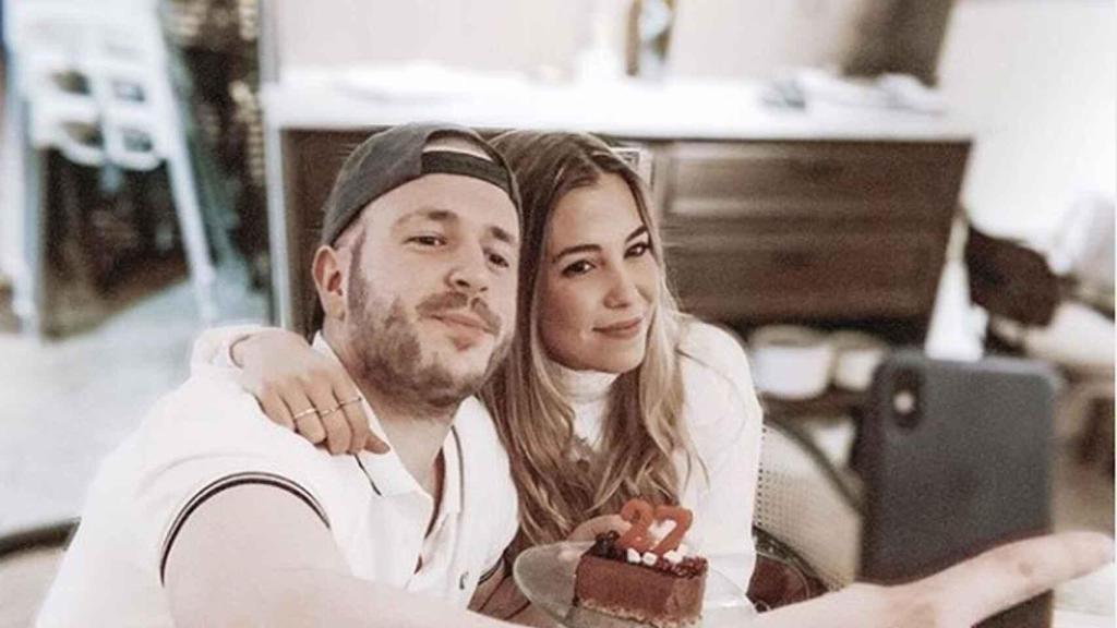 Álex Lequio junto a su prima, Celia Vega, en una imagen compartida por ella tras su funeral.