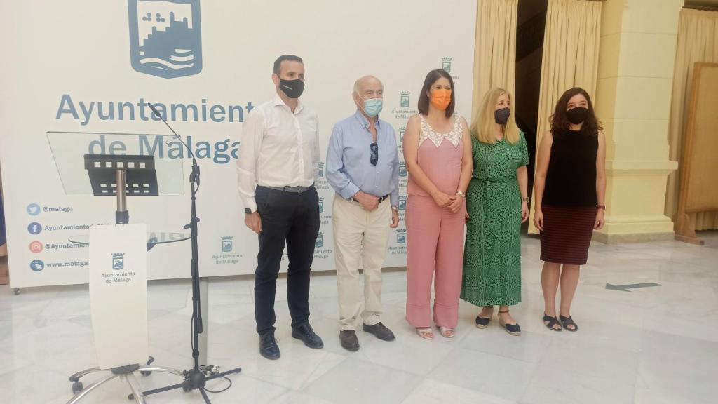 Una imagen de la rueda de prensa en el Patio de Banderas del Ayuntamiento este martes.