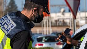 Un control policial durante el estado de alarma.