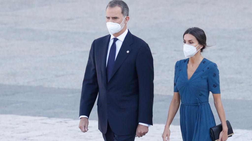 Felipe VI y Letizia en el acto de homenaje a las víctimas del Covid.