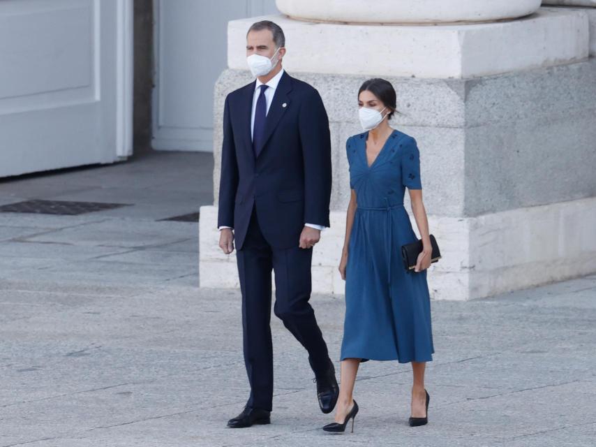 Letizia ha optado por el vestido de Bottega Venta que ha llevado en varias ocasiones.