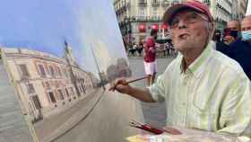 Antonio López pintando en la Puerta del Sol este viernes (Foto: Europa Press)