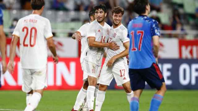 Carlos Soler celebra su gol contra Japón