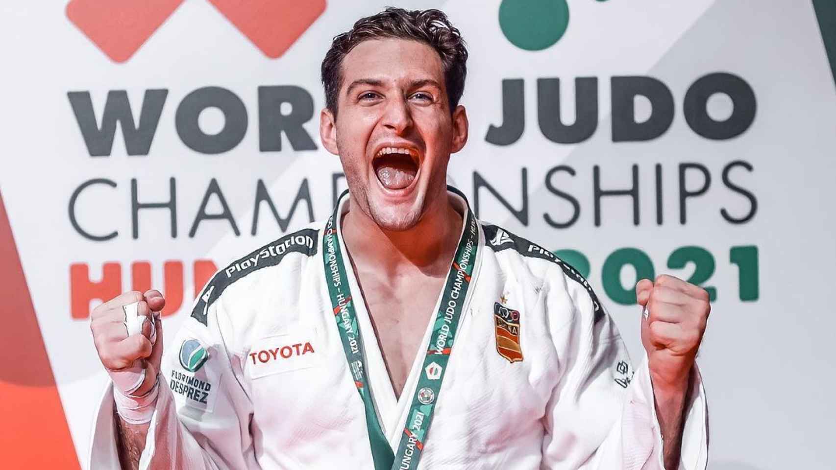 Nikoloz Sherazadishvili tras ganar su segundo campeonato del mundo de judo