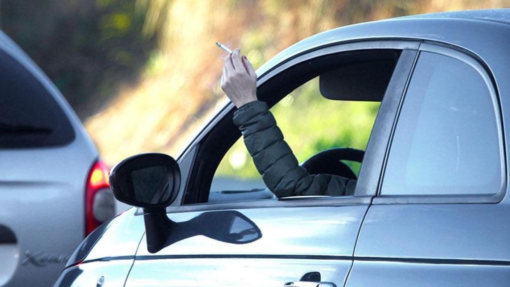 Fumar al volante