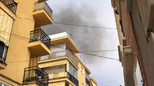 Una imagen del incendio de esta mañana en calle Chile.