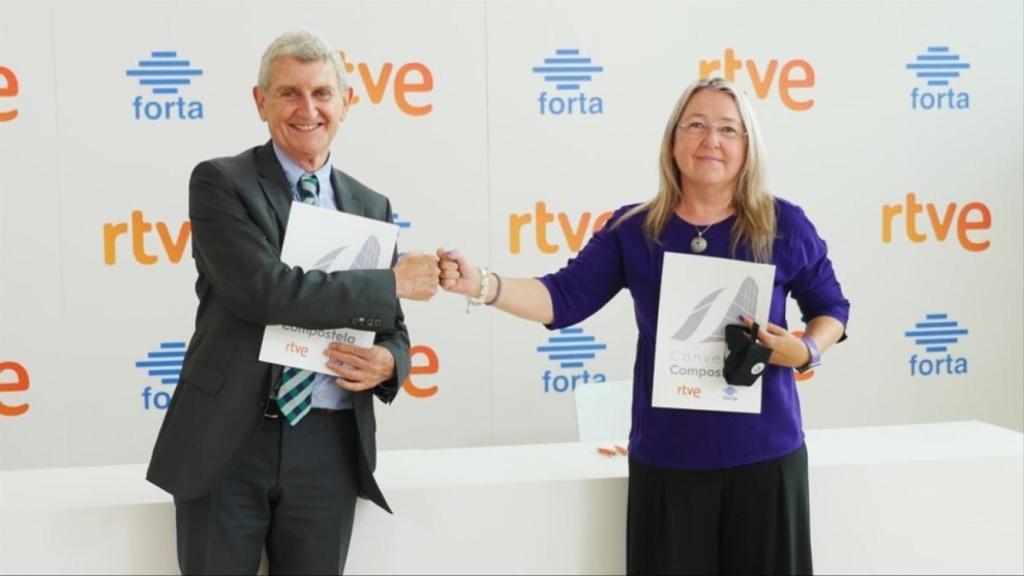José Manuel Pérez Tornero, presidente de RTVE y Mar Iglesias Iglesias, presidenta de FORTA