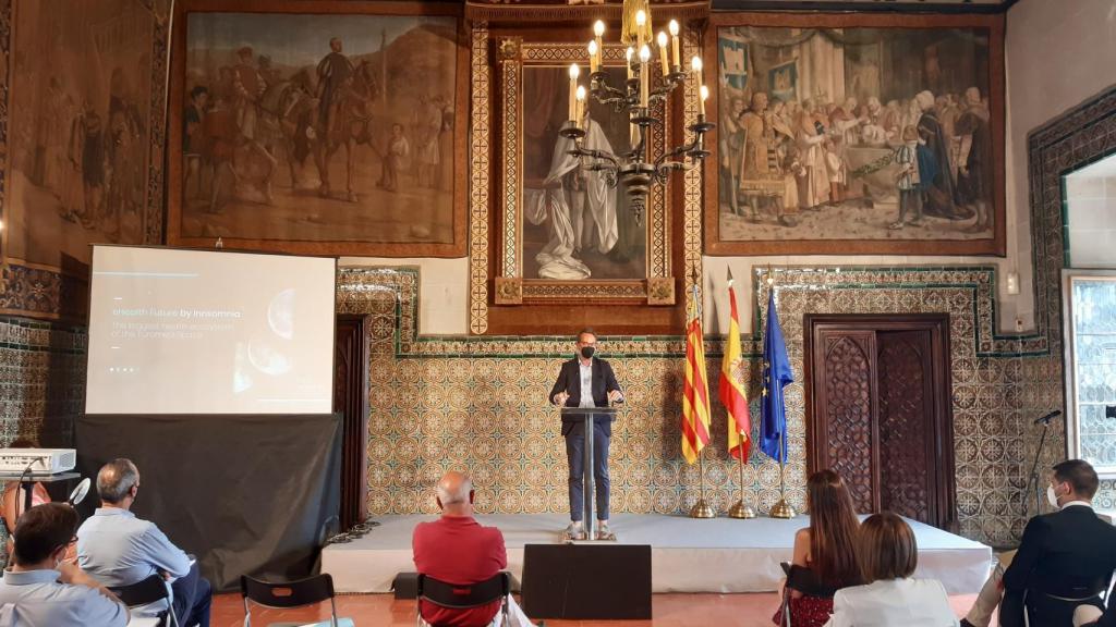 Francisco Estevan, cofundador y CEO de Innsomnia, durante su ponencia en Gandia.