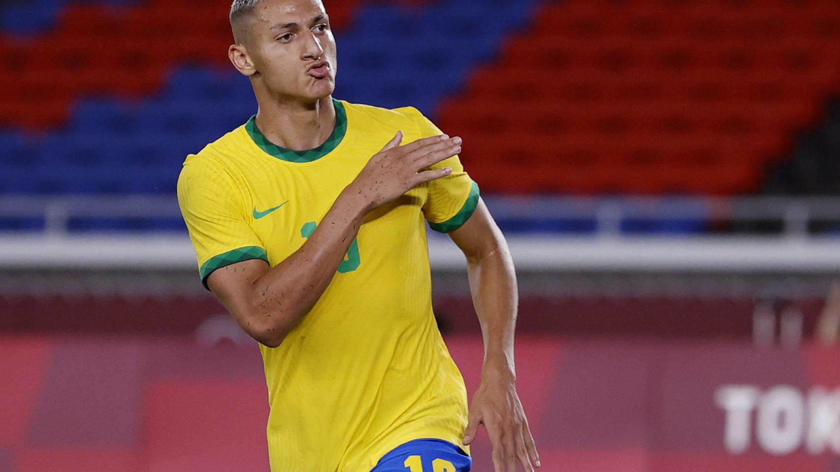 Richarlison celebrando uno de sus goles en el partido de los Juegos Olímpicos entre Brasil y Alemania
