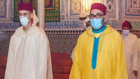 El príncipe Moulay Hassan de Marruecos y su padre, Mohamed VI.