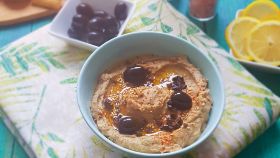 Hummus de aceituna negra Cacereña, la receta que más vas a repetir este verano