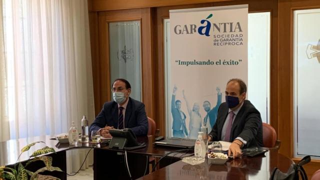 El presidente de Garàntia, Javier González de Lara y el director, José María Vera