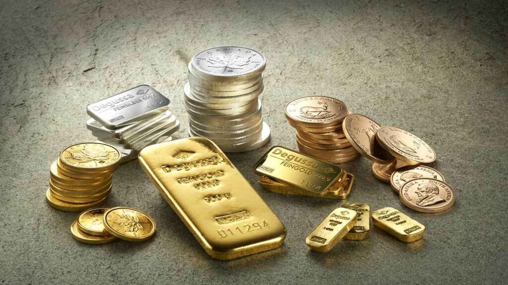 Diferentes piezas de inversión de oro  y plata.