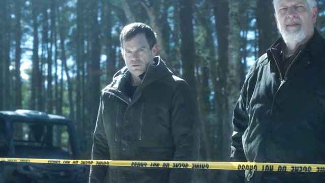 Michael C. Hall y Clancy Brown en la temporada 9 de 'Dexter'.