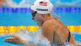 Hali Flickinger durante una prueba en los JJOO de Tokio 2020