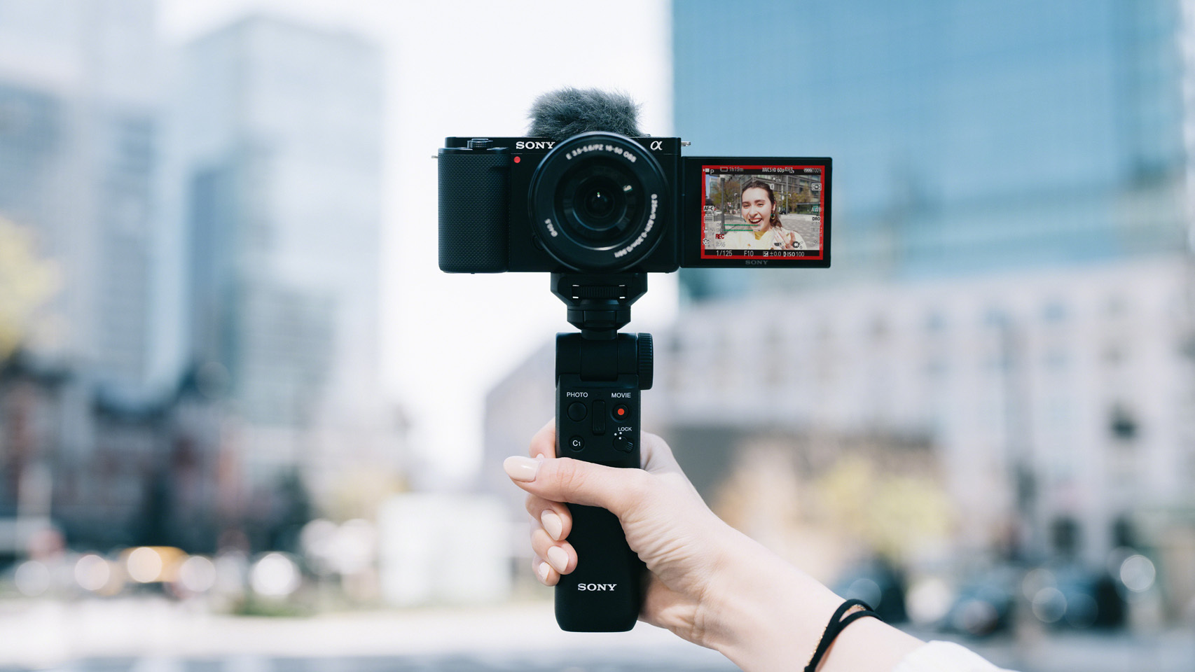 Sony presenta la ZV-E10, su nueva cámara para vlogging es perfecta creadores de contenido