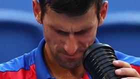 Djokovic se da aire fresco en los JJOO ante el calor de Tokio