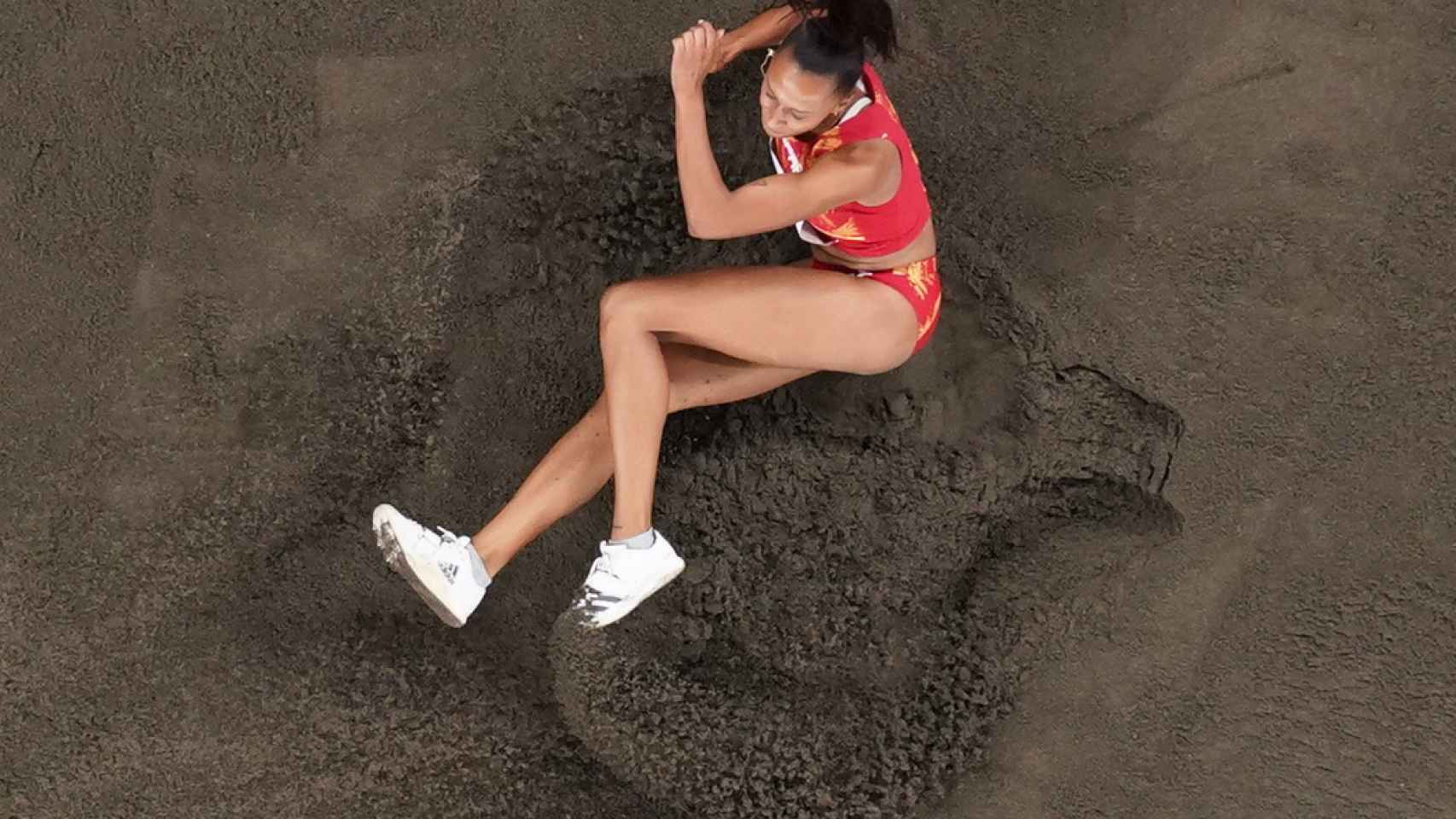 Ana Peleteiro, durante la prueba de triple salto en los JJOO de Tokio 2020