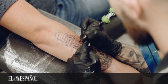 Cómo dormir con tu tatuaje recién hecho: errores más comunes