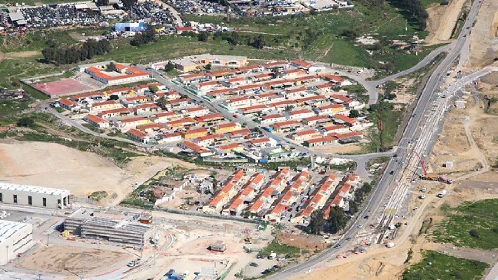 Vista de una de las tres fases de la barriada de Los Asperones, en Málaga.