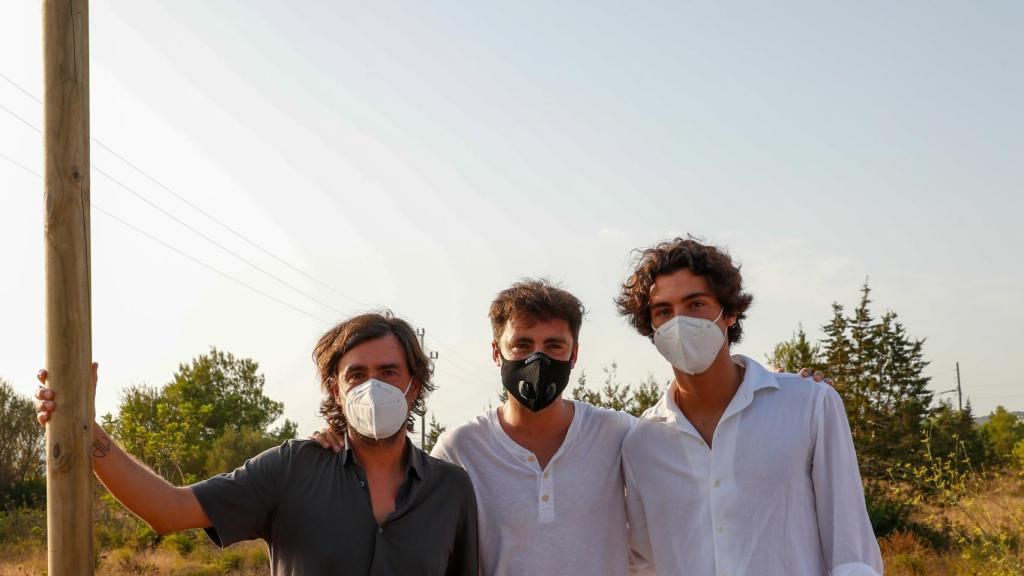 Ángel 'Gelete', Pablo y Hugo Nieto durante un homenaje celebrado en honor a su padre el pasado 30 de julio de 2020 en Ibiza.