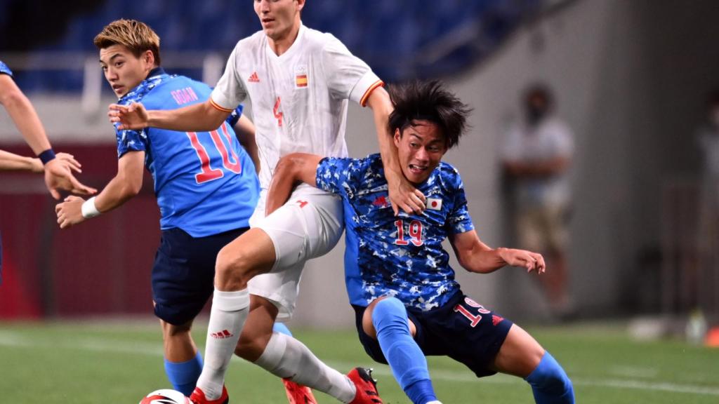 Pau Torres, durante el Japón - España de los Juegos Olímpicos